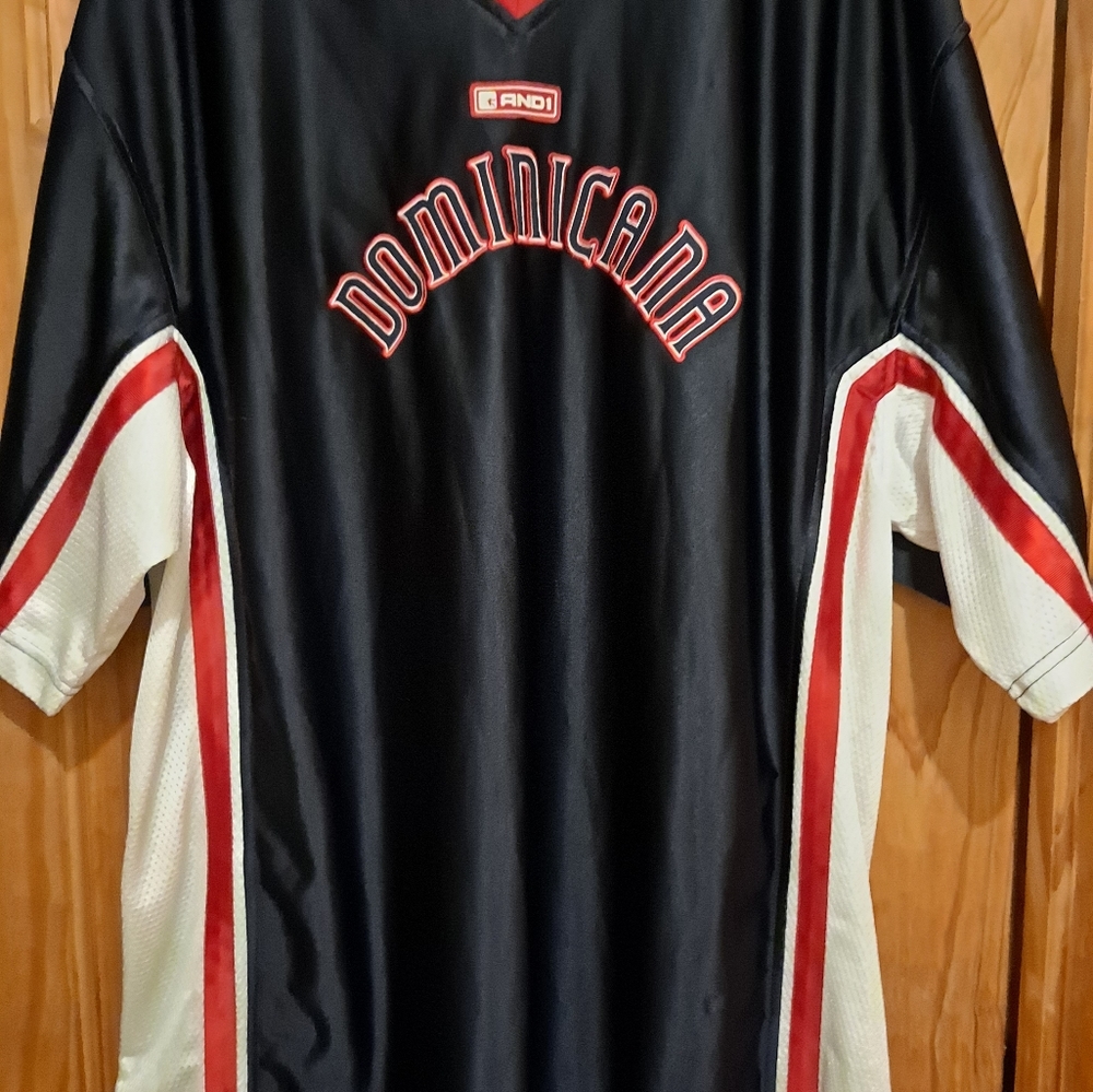 Dominicana sports jersey size XL